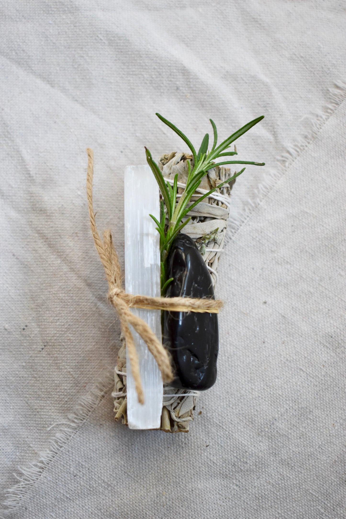 Black Onyx / Selenite